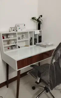 ست تخت و پاتختی و میز