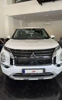 میتسوبیشی اوتلندر ۲ دف M line