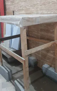 میز چوبی برای انبار