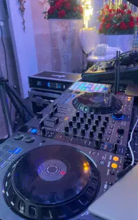 دیجی خانوم و آقا همراه با تشریفات