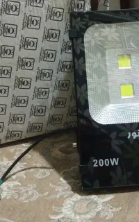 پرژکتور 200 وات آوانور
