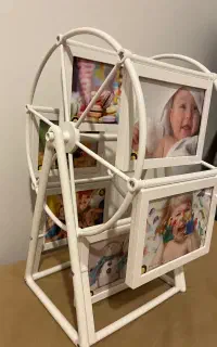 قاب عکس چرخ و فلک