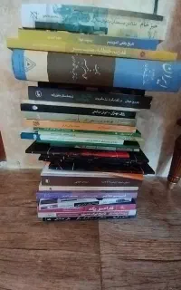 ۳۰ جلد کتاب یکجا سه میلیون تومان