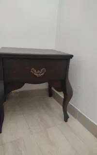 کنسول و پاتختی
