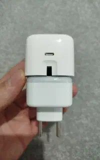 شارژر اورجینال آیفون ۱۷ پرومکس
