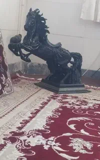 مجسمه اسب