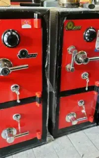 گاوصندوق در منطقه زاوه حومه ۱۲۲کیلویی