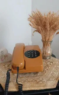 تلفن قدیمی سالم وشیک