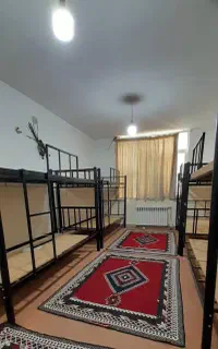 سرپرست خوابگاه دخترانه