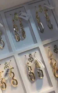 گوشواره طلا گم شده