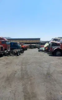 اسقاط سنگین ، نیسان تناژ بالاوپایین. سواری وتاکسی