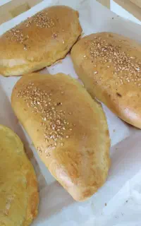 پیراشکی خانگی تازه و با کیفیت