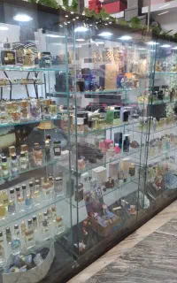 تولید کننده ویترین شیشه ای ثابت و گردان