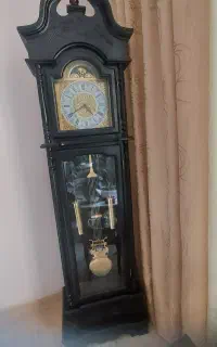 ساعت پاندولی ایستاده