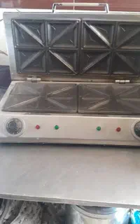 دستگاه اسنک ساز و گرمکن سمبوسه