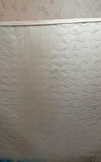 یک عدد تشک تخت دو نفره