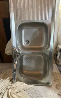 سینک دولگنه بهمراه شیر بزرگ