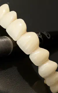 کارآموز لابراتوار دندانسازی خانم