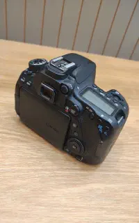 body canon 80D