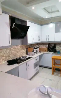 نصب تخصصی آلکور خودچسب برچسب بر روی انواع سطوح