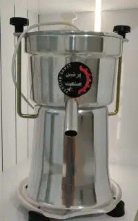 دو عدد آبمیوه گیر درحد نو و قوی سنعتی