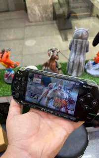 پیس پی هزار psp 1000 با رم ۶۴گیگ درحد کنسول دستی