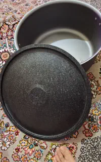 قابلمه کاملا سالم و نو تفلون سایز ۴۲