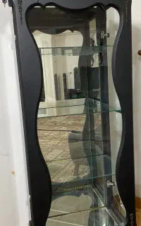ویترین شیشه ای