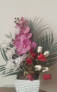 گل مصنوعی با گلدون