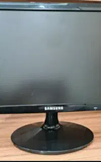 مانیتور ۱۹ اینچ LED