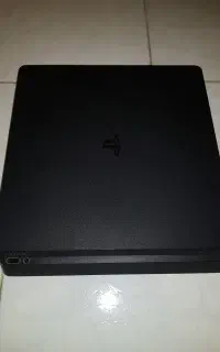 کنسول PS4 و ۴ بازی