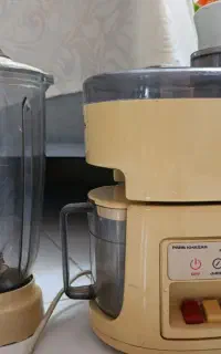 آب میوه گیری همراه با پارچ مخلوط کن