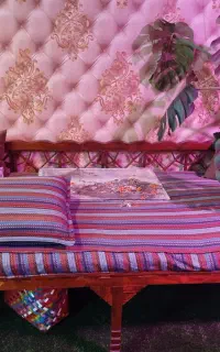 تخت چوبی