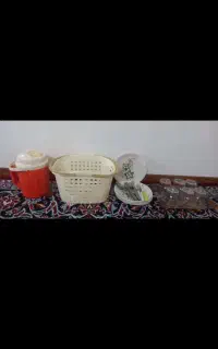 ظروف ملامین و قابلمه مسافرتی با تمامی لوازمات