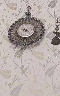 ساعت دیواری فلزی معاوضه.ساعت طرح کلبه ساعت رومیزی