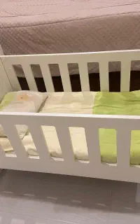 تخت بغل تخت مادر