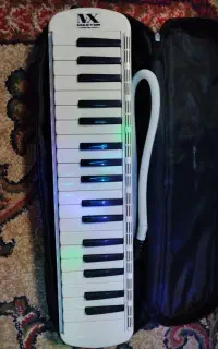 ملودیکا و فلوت کلیدار فروشی