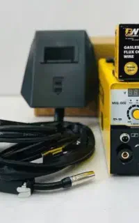 دستگاه جوش ۲ کاره co2 دیوالت ۶۵۰ امپر  بدون کپسول
