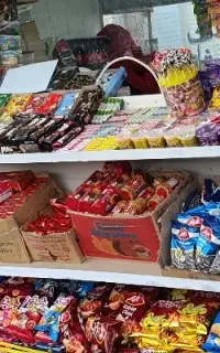 یک نفر اقا همکار  در دکه نیازمندیم سیگاری نباشه