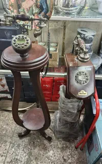 تلفن چوبی ایستاده