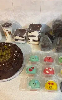 سفارشات تولد و مراسم و کافه. فروشگاه‌ها