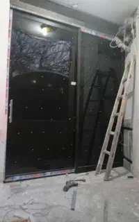 نصب شیشه سکوریت و درب برقی اسکندری تربت در
