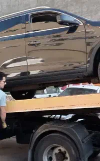 تعمیرگاه تخصصی خودرو کی‌ام‌سی KMC