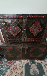 صندوقچه قدیمی چوب وفلز