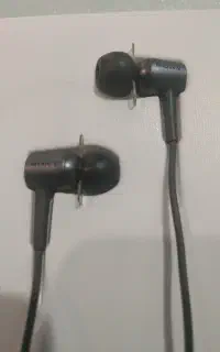 هندزفری سونیsony mdr ex750ap عرضه شده با Xperia xz