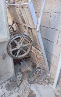 گاری چهار چرخ