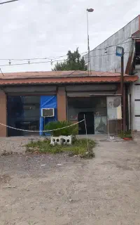 مغازه۴۴متری بر جاده اصلی رهن یا اجاره