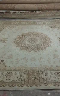 مقداری وسیله خانه فرش ومبل درحد قیمت مناسب