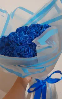 دسته گل رز آبی