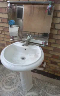 دستشور با پایه همراه اینه و فلاشتانک